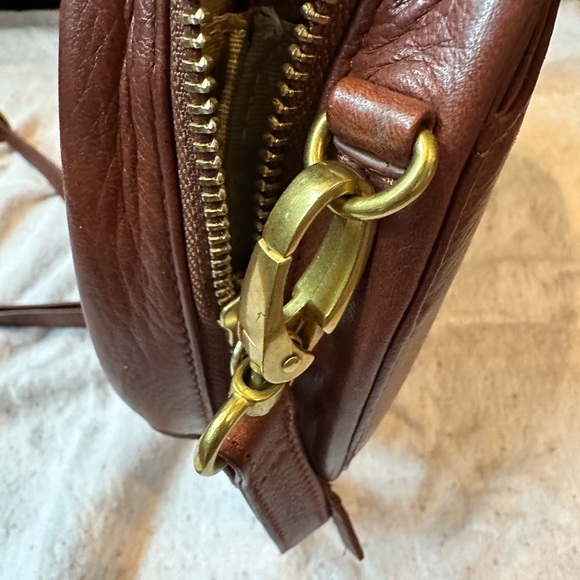 Brown leather round handbag, ladies 9 inch diameter - Picture 4 of 9